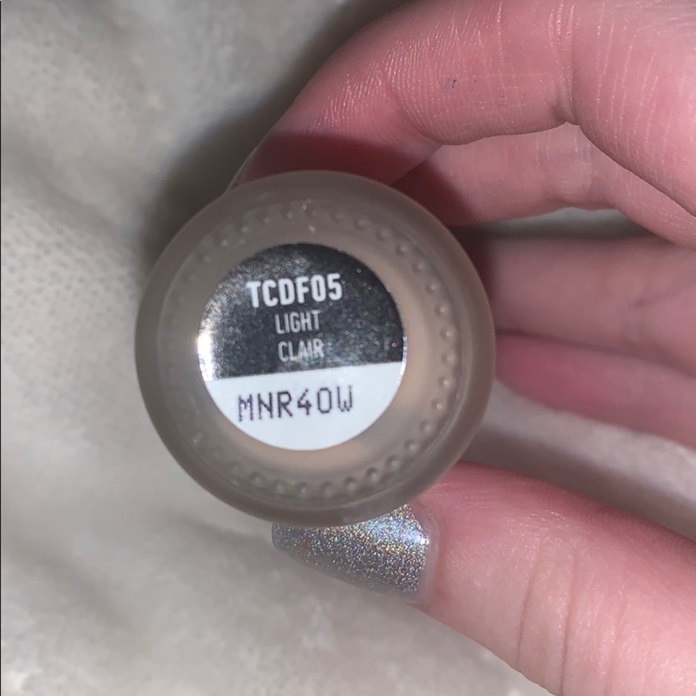 NYX total control drop foundation (shade light) - Picture 2 of 2